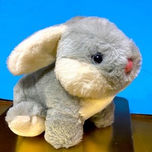 DAKIN VTG 1985 BUNNY RABBIT SOFT, FLUFFY GREY & WHITE BODY PLASTIC EYES & NOSE